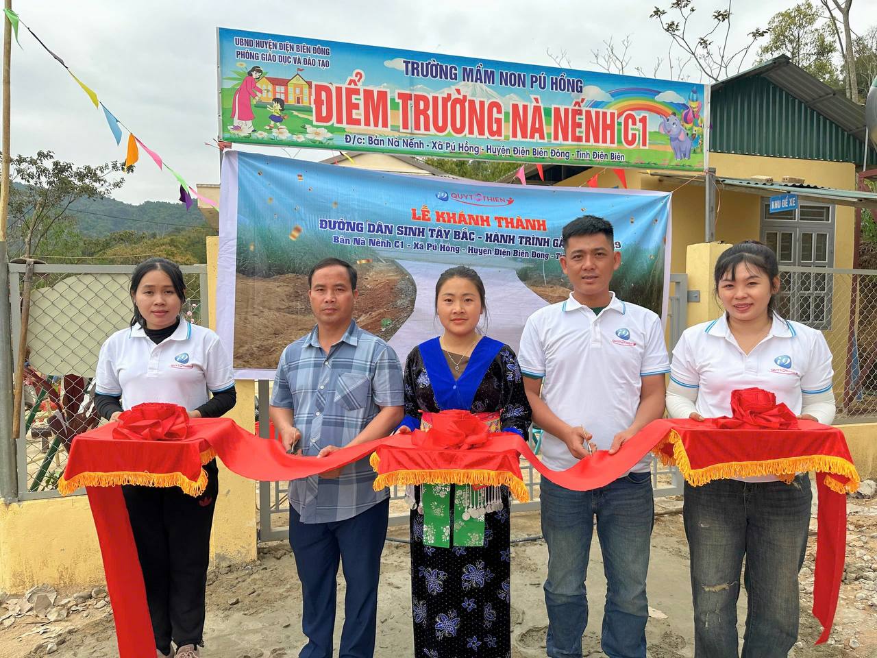 Biểu tượng mạng xã hội phổ biến như Facebook, Telegram, Zalo, cho thấy các kênh cộng đồng của gk8888.